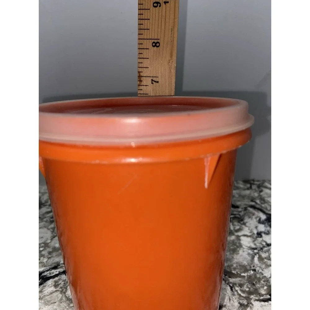 Tupperware Orange 32 oz #321  Container Round With Lid